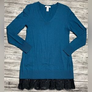 Women’s Medium White House Black Market Blue Long Sleeve Top w/ Black Lace Trim